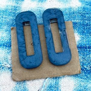 Black Pearly Resin Clips